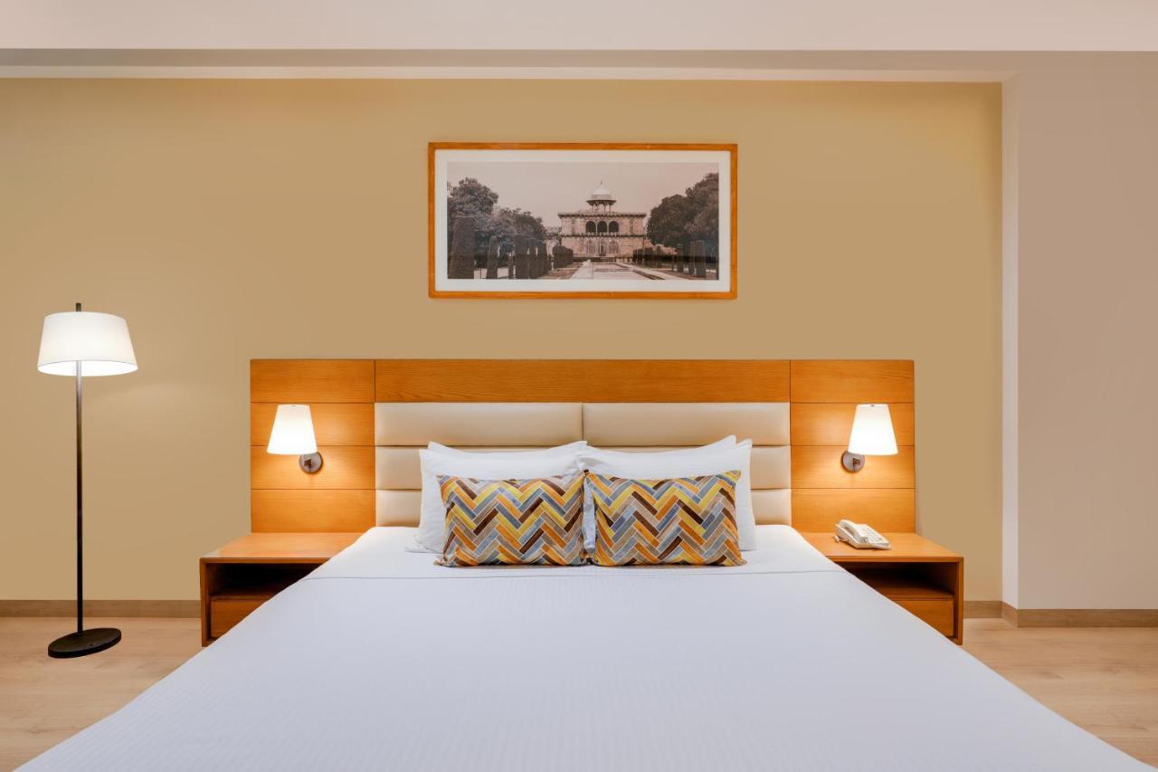 Lemon Tree Hotel Agra Shikohabad Exterior foto