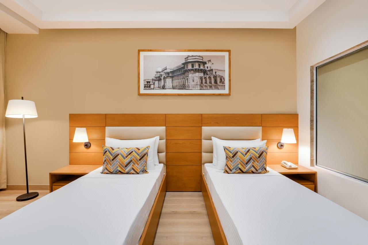 Lemon Tree Hotel Agra Shikohabad Exterior foto
